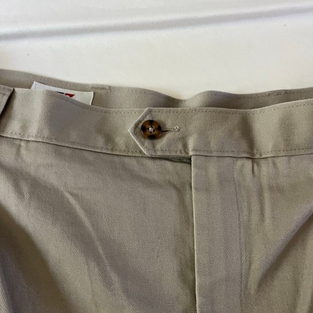 NWT Cutter & Buck Khaki Trouser Shorts Men's Sz 52 7 Inch Inseam - Picture 2 of 8